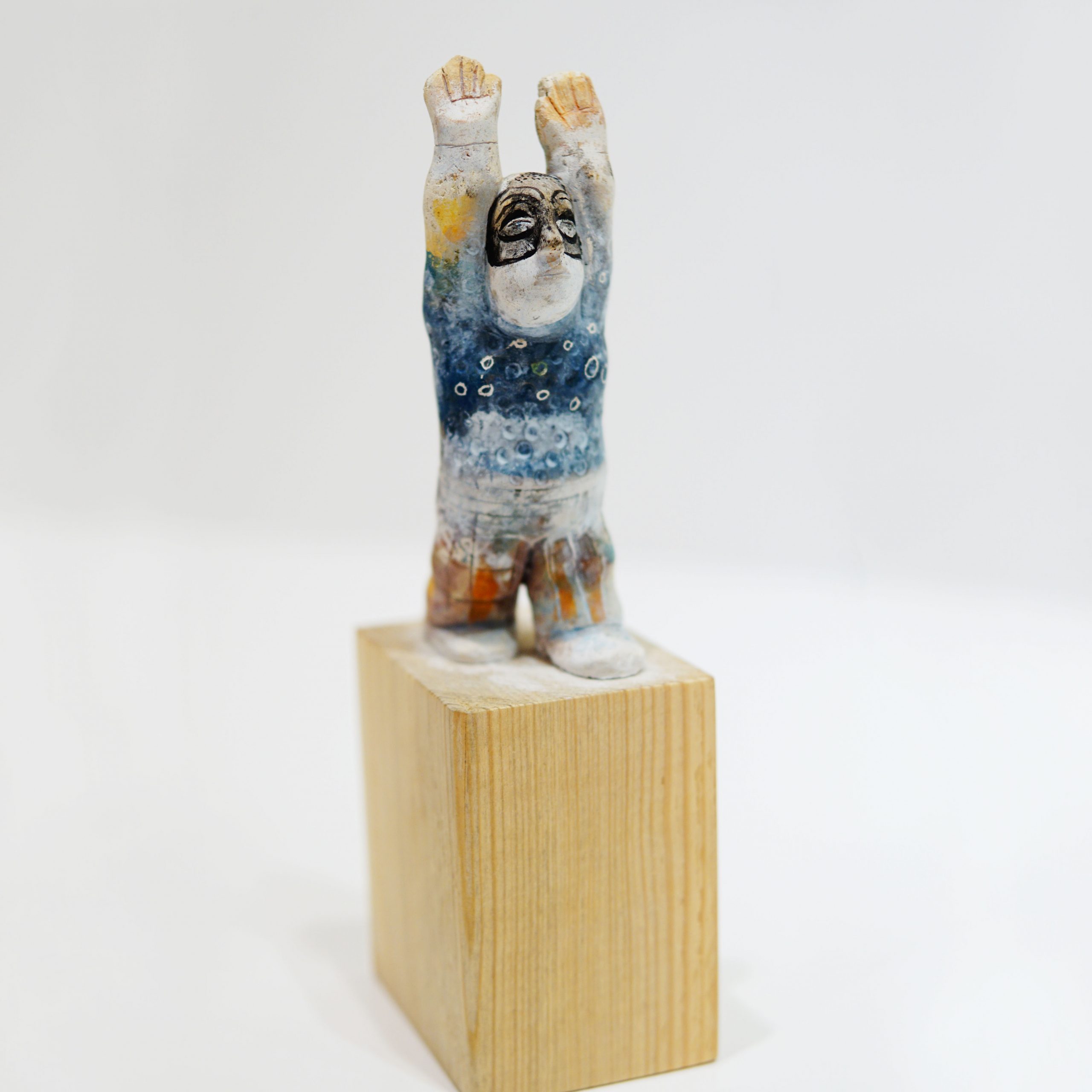 Eberhard Szejstecki • Bett Man • 8 x 6 x 21,5 cm • Terrakotta auf Holzsockel • 2017