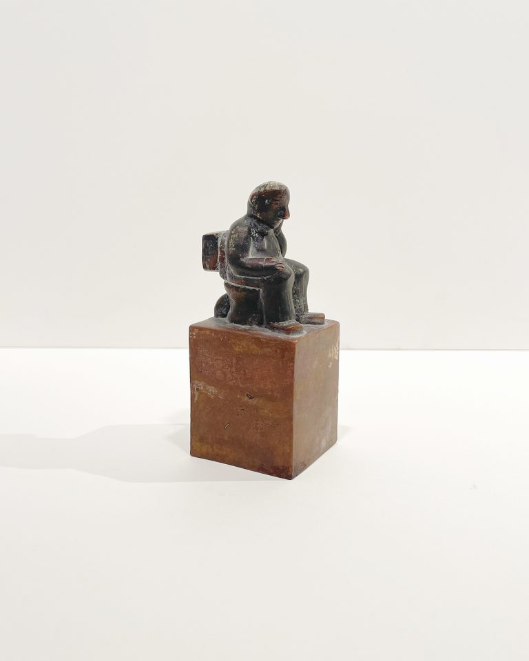 Eberhard Szejstecki Figur auf Gefäß Nr. 02/12 2023 Bronze VK 1.000,-