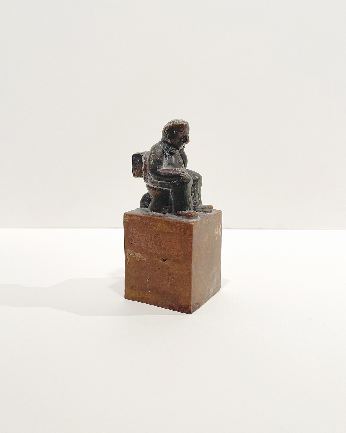 Eberhard Szejstecki Figur auf Gefäß Nr. 02/12 2023 Bronze VK 1.000,-