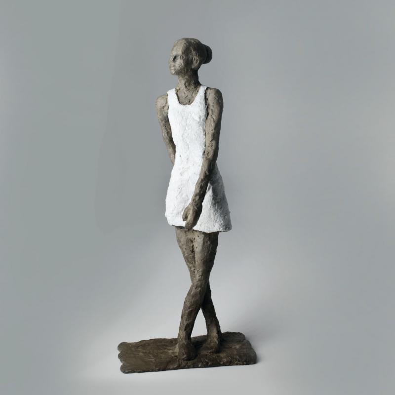 Susanne_Kraißer_Mädchen_mit_mini_LXXXVI_bronze_16,5x7x5